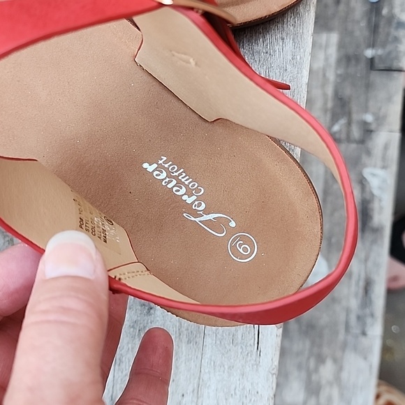 Forever Comfort Sandals - Picture 3 of 6
